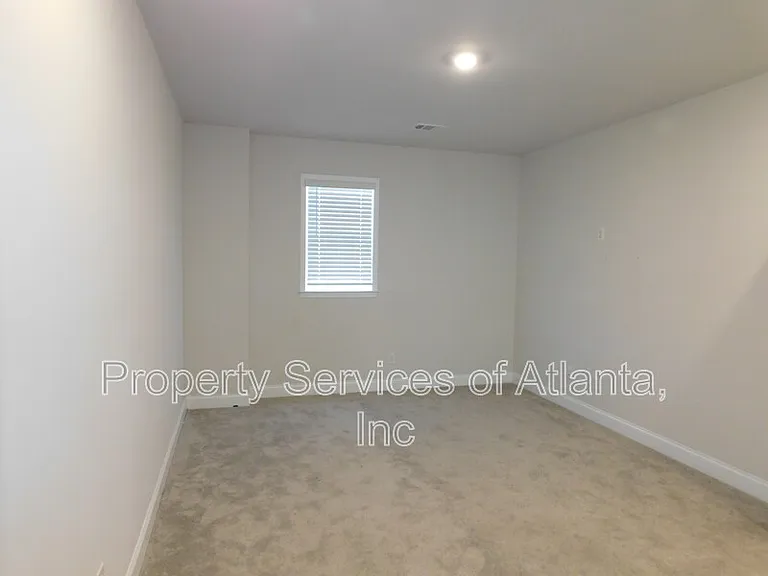 930 Elderberry Ct — Photo 16