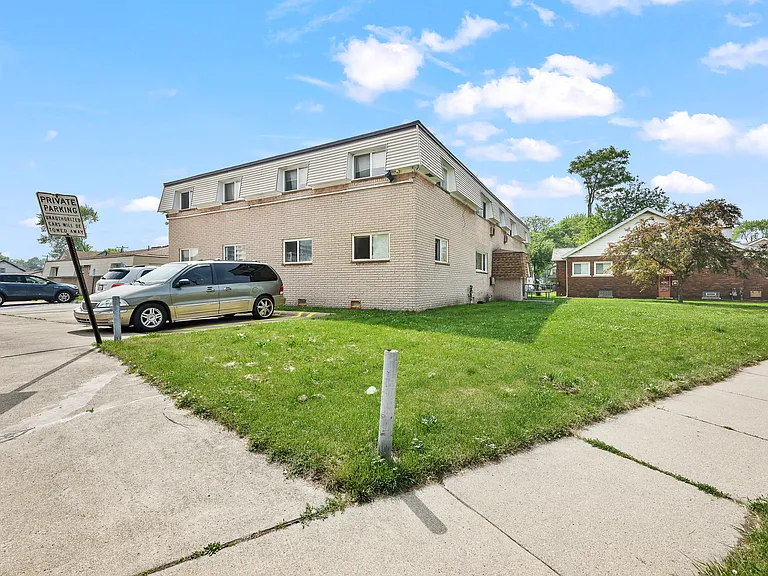 1304 Morris Ave #4 — Photo 5