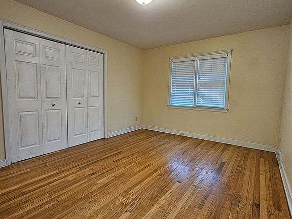 5th image of 227 James Ave