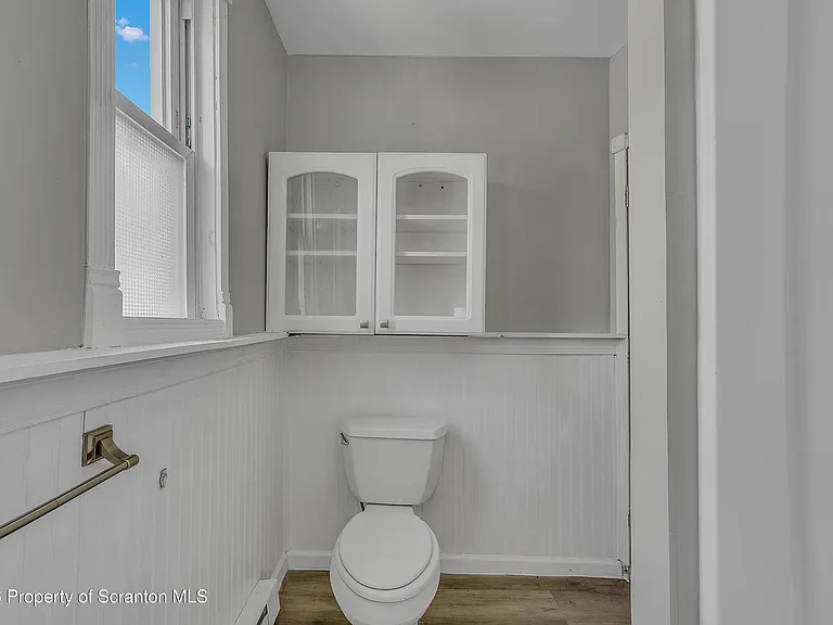 1502 Church Ave — Photo 5
