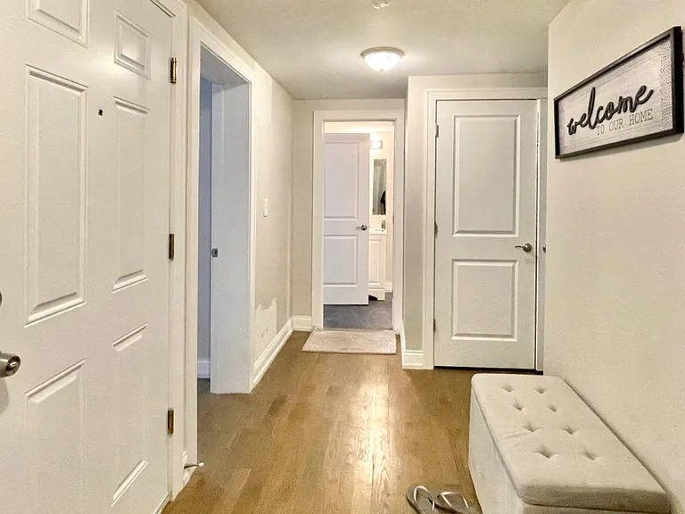 2622 W Cermak Rd #4 — Photo 5
