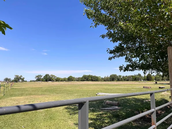 123 7th St, Tularosa, NM 88352