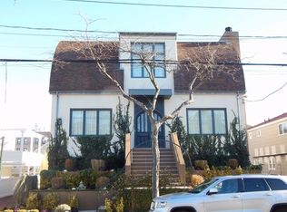 250 Beach 130 St, Belle Harbor, NY 11694