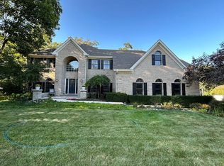 1050 Aster Ln, West Chicago, IL 60185