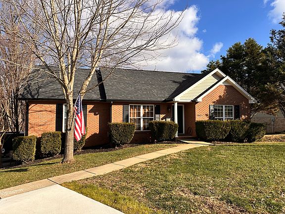 2nd image of 1687 Barrywood Cir E