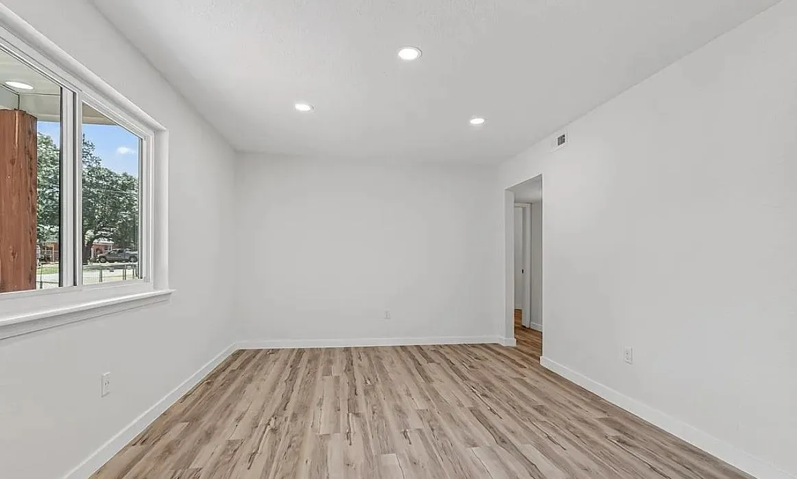 3 bed, 1104 sqft, $1,200 — Photo 4