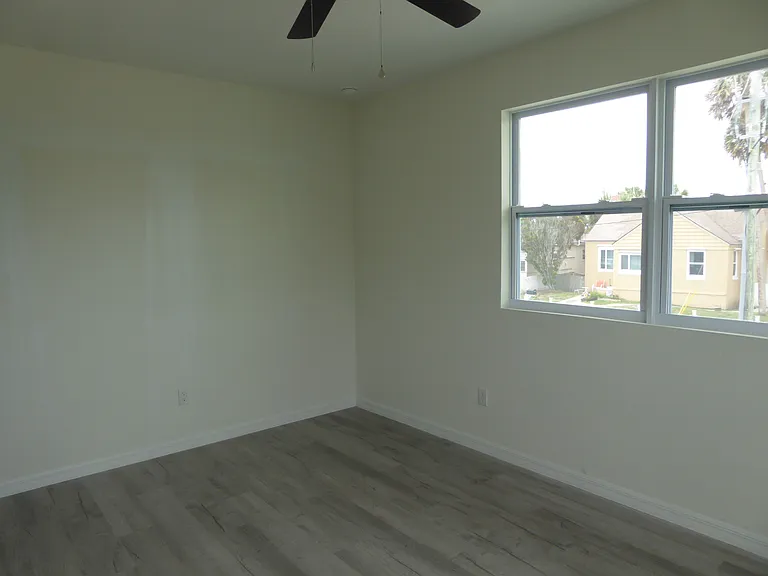 219 S Grandview Ave — Photo 20