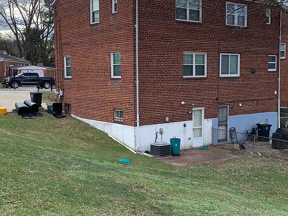 2nd image of 2226 Afton St