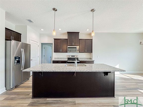 3rd image of 9 St. Johns Court E