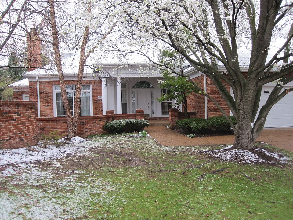 Large corner lot 3 patios