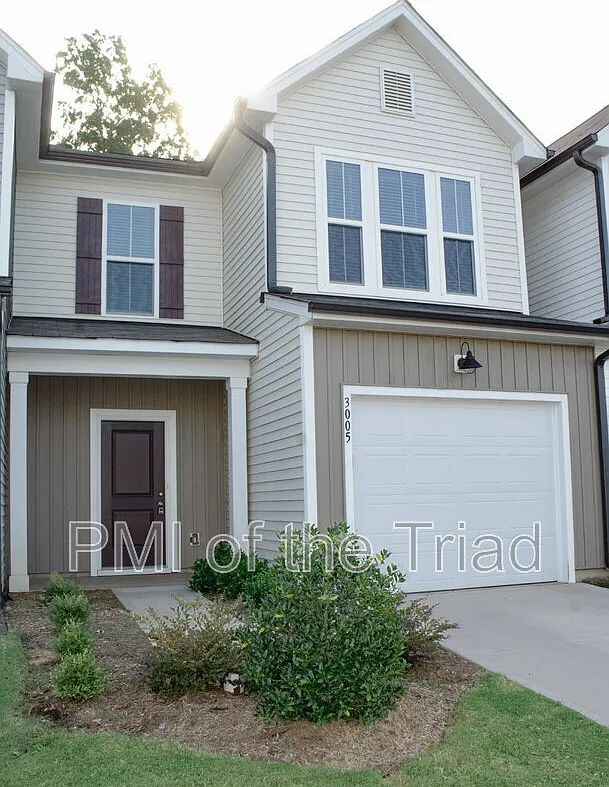 3 bed, 2.5 bath, 1558 sqft, $2,000 — Photo 1
