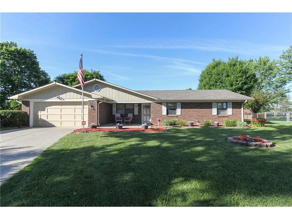 4946 Royal Orbit Ct photo 1