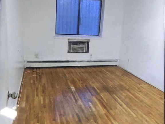 4th image of 30-49 Linden Pl #1