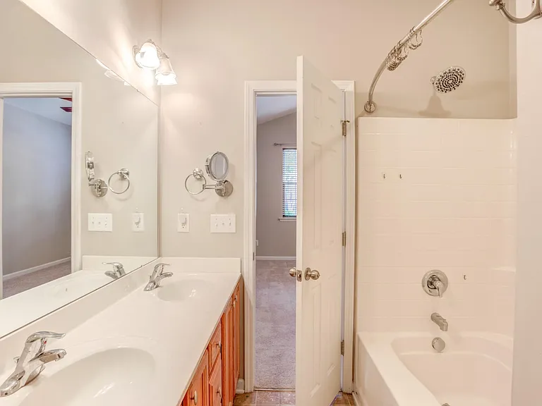 8221 Belneath Ct — Photo 20