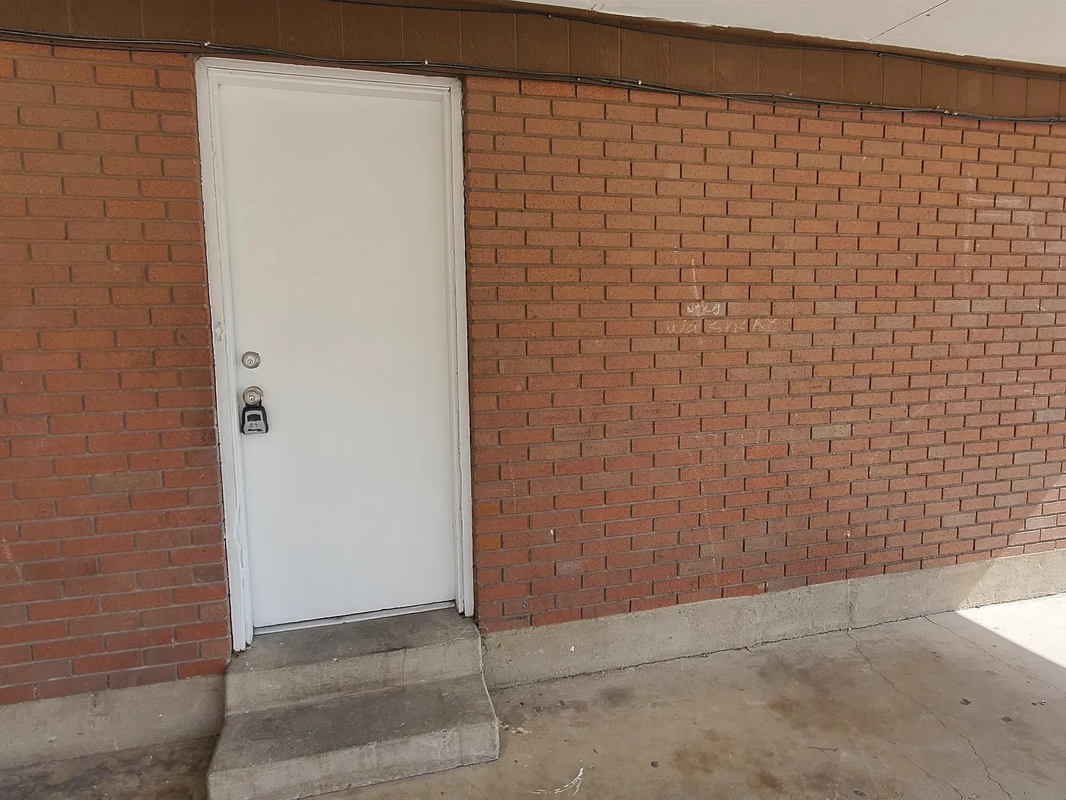 4694 S Lemonwood Cir - B — Photo 2