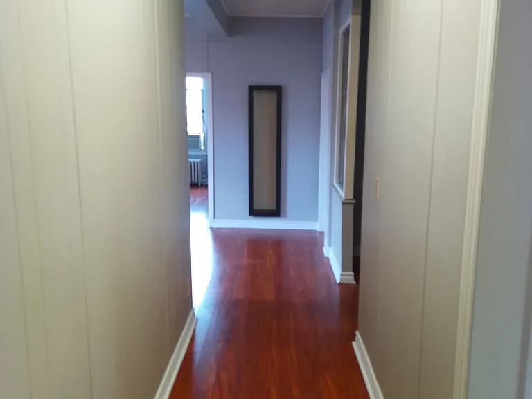 26 Simcoe St N — Photo 2
