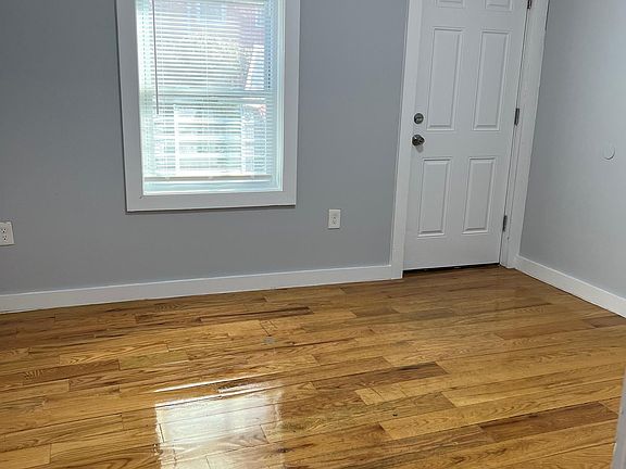 4th image of 1328 College Ave APT 1