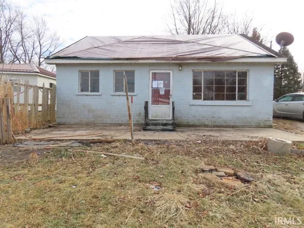 8727 S Hill Dr, Silver Lake, IN 46982