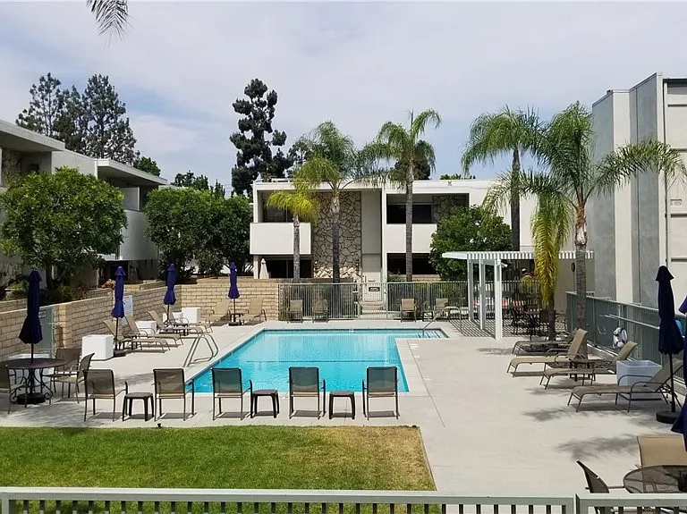 4279 W Sarah St — Photo 33