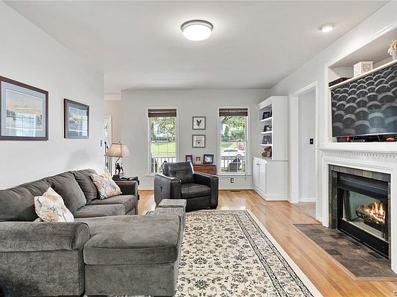 2nd image of 9144 Kings Charter Dr