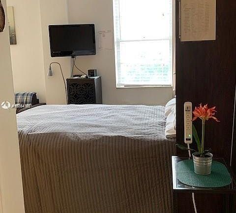 3rd image of 7300 Ocean Ter APT 308