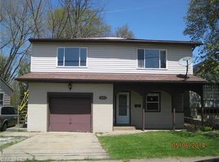 221 W Way St, Barberton, OH 44203