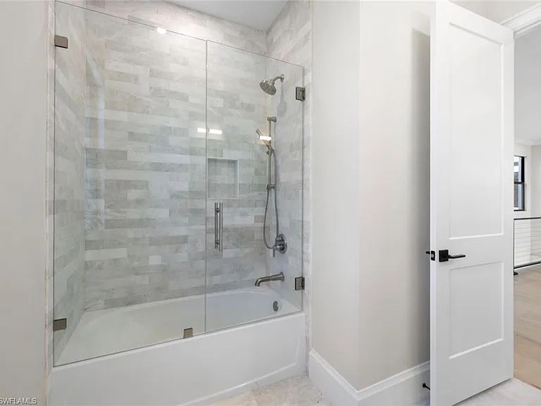 2721 Van Buren Ave — Photo 19