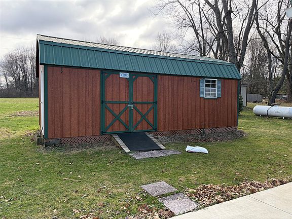 3rd image of 10608 N Maple Dr