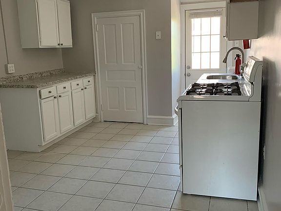 3rd image of 1514 W 14th St APT 3