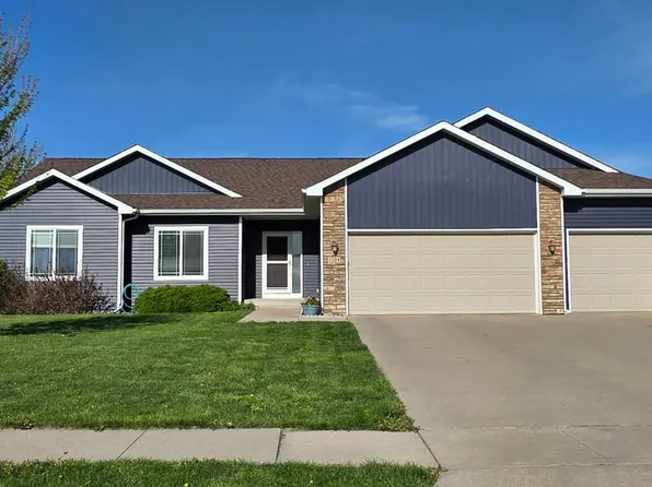 1204 NE Silkwood St, Grimes, IA 50111