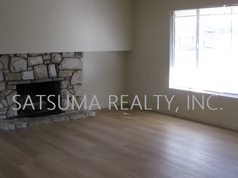 1010 W Alisal St #1