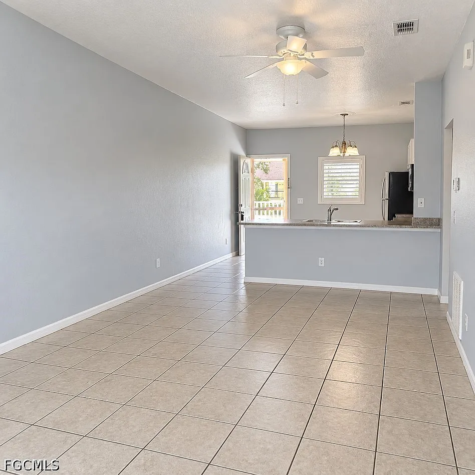 2 bed, 2.0 bath, 1100 sqft, $1,295 — Photo 4