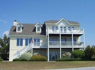 10012 Sea Breeze Dr, Emerald Isle, NC 28594
