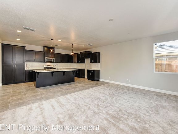 4th image of 1515 Peony Ln