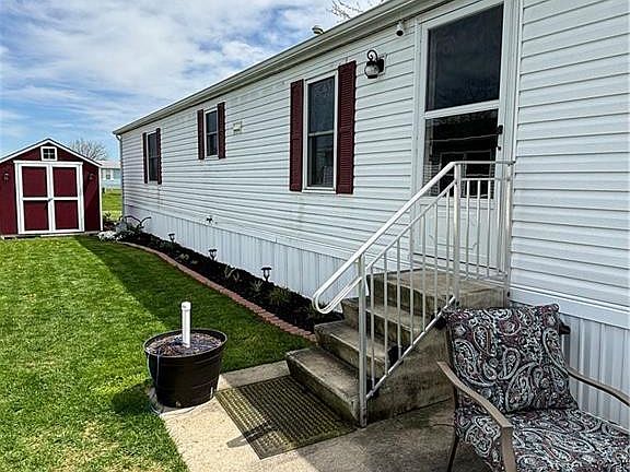 3rd image of 315 Parkview Dr #96