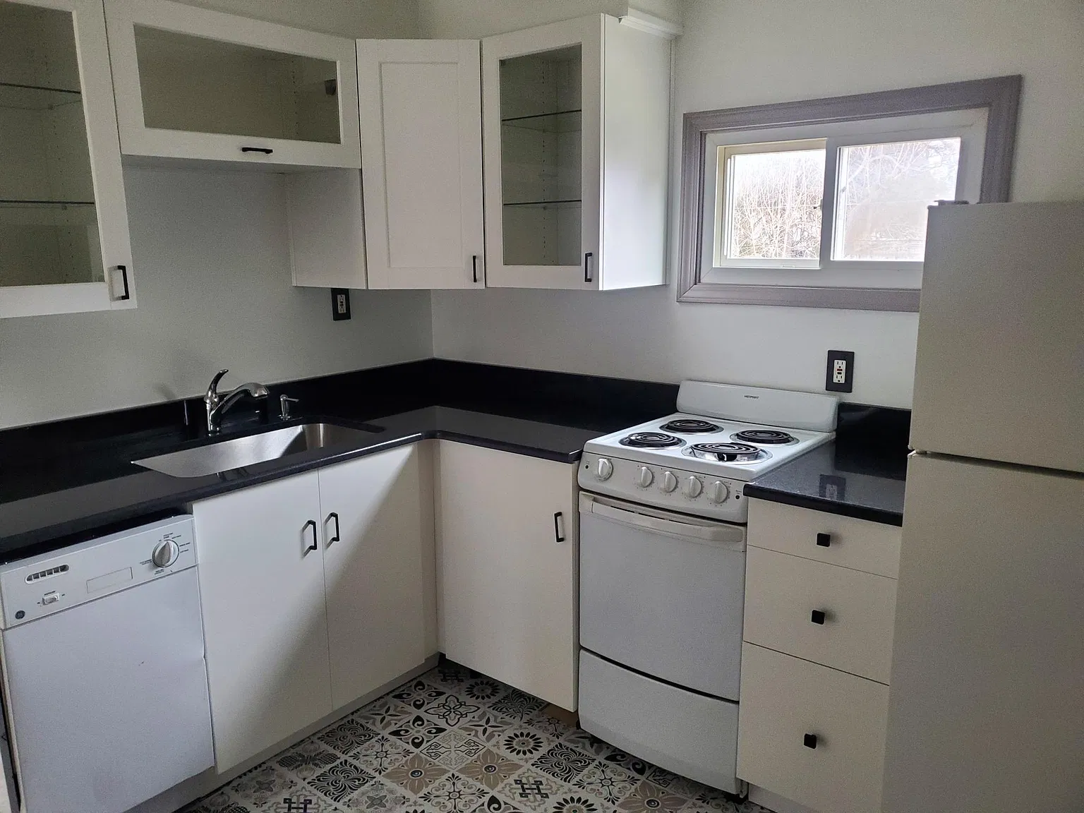 1 bed, 700 sqft, $1,120 — Photo 2