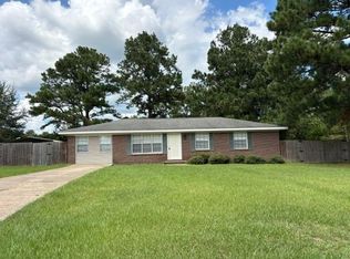 506 Peach Ave, Opp, AL 36467