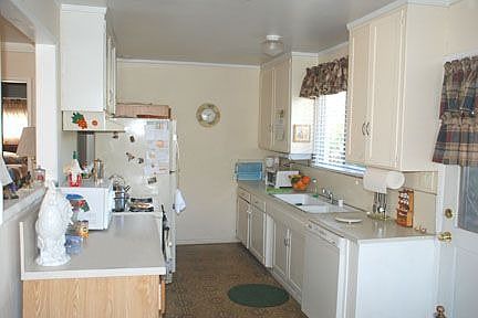 4th image of 4643 N Hollenbeck Ave