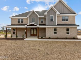 234 Southerland Peak Dr, Raeford, NC 28376