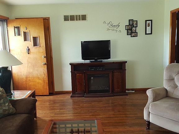 2nd image of 303 NE 16th St