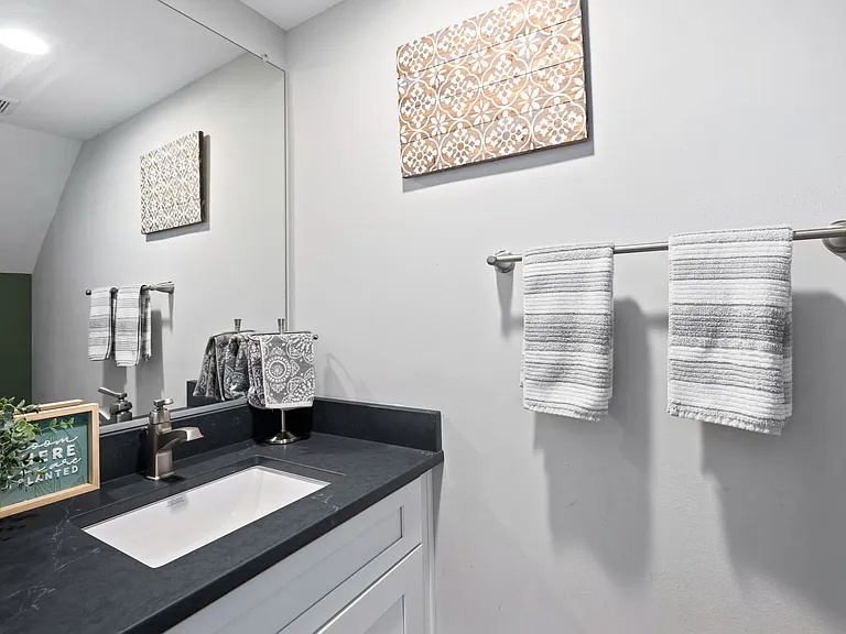 5820 Fifer Dr — Photo 10