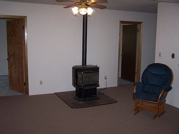 living area with gas fireplace