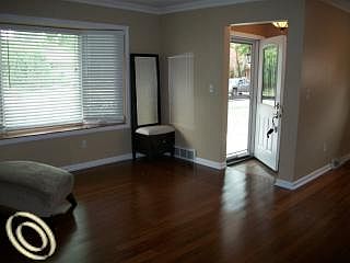 4th image of 1009 Englewood Ave