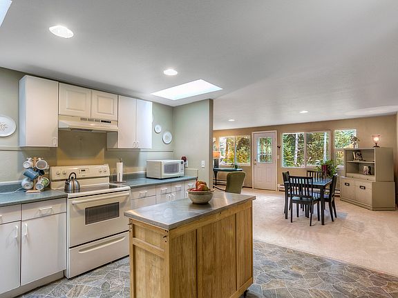 5th image of 15704 Goodrich Dr NW