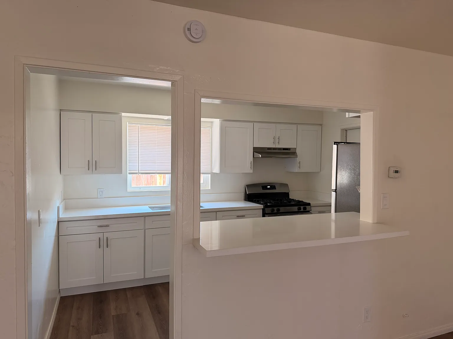 3 bed, 1000 sqft, $3,400 — Photo 4