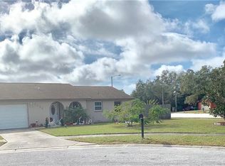 7094 Crosslake Cir N, Saint Petersburg, FL 33709