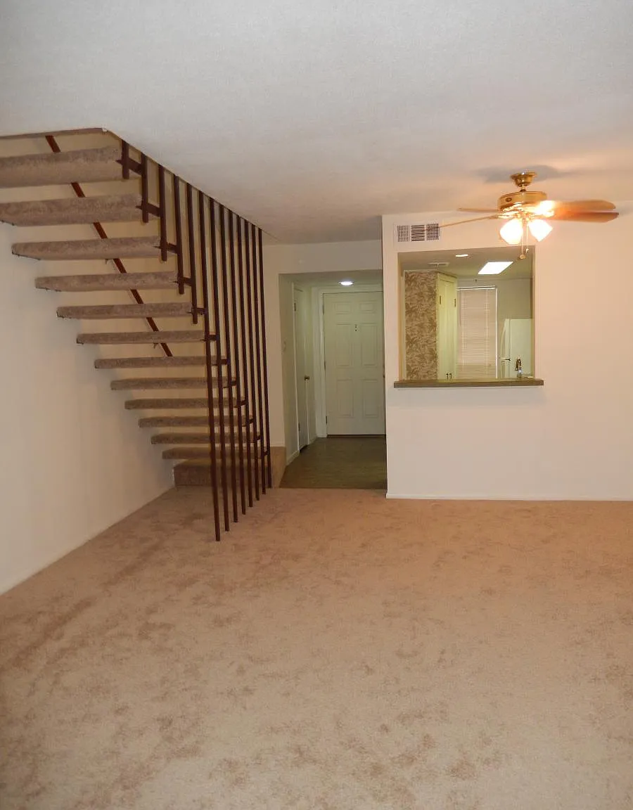 2 bed, 1.5 bath, 1000 sqft, $1,475 — Photo 2
