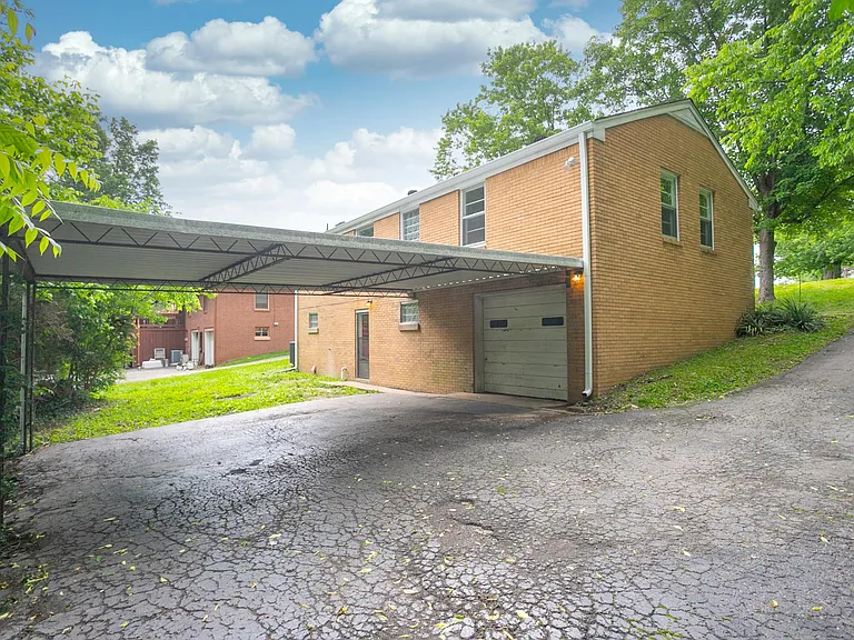 4933 Millerwood Dr — Photo 35