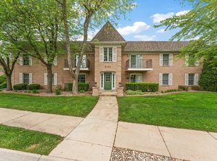 2721 Georgetowne Dr UNIT B-1, Highland, IN 46322