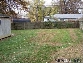3rd image of 9 Carol Lee Dr